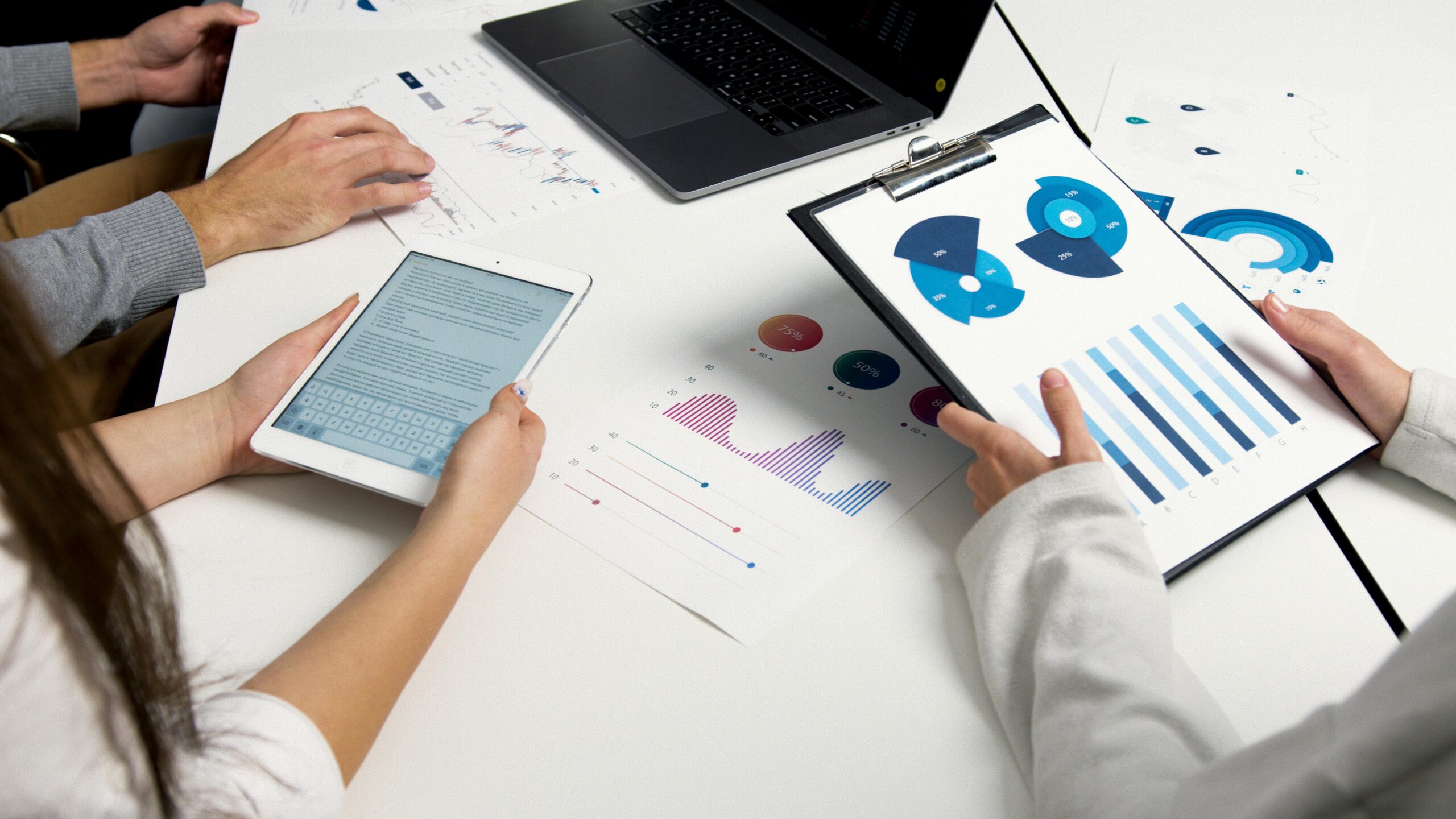 CASE STUDY: Jak pozyskać klientów w branży projektowej? 13% Reply Rate i skalowalny lejek B2B